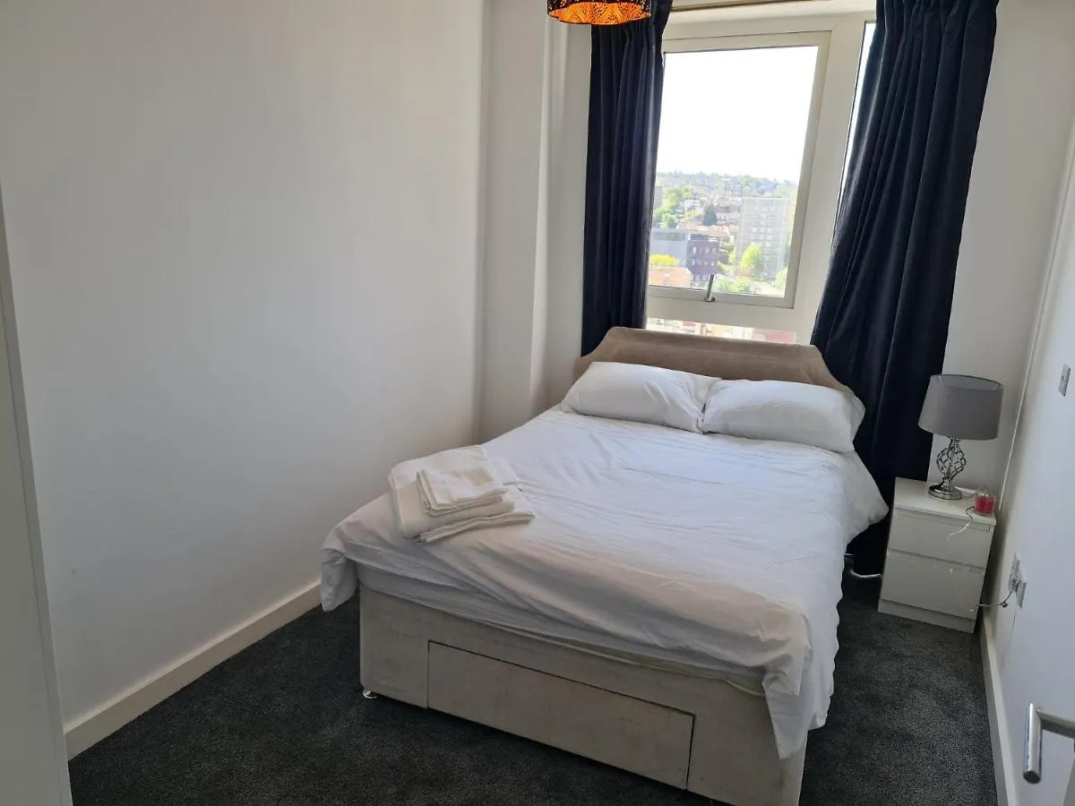 Beautiful 2-Bed Flat Apartment London