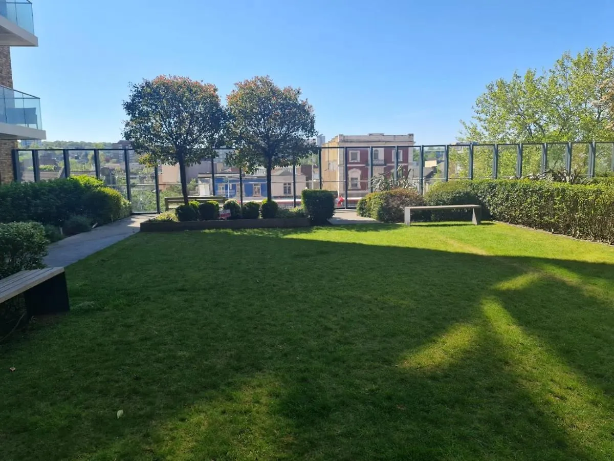 Beautiful 2-Bed Flat Apartment London