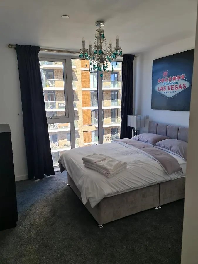 Beautiful 2-Bed Flat Apartment London