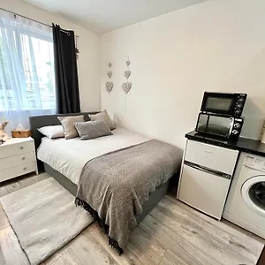 cosy-studio-flat.cambridgehotelsuk.com/